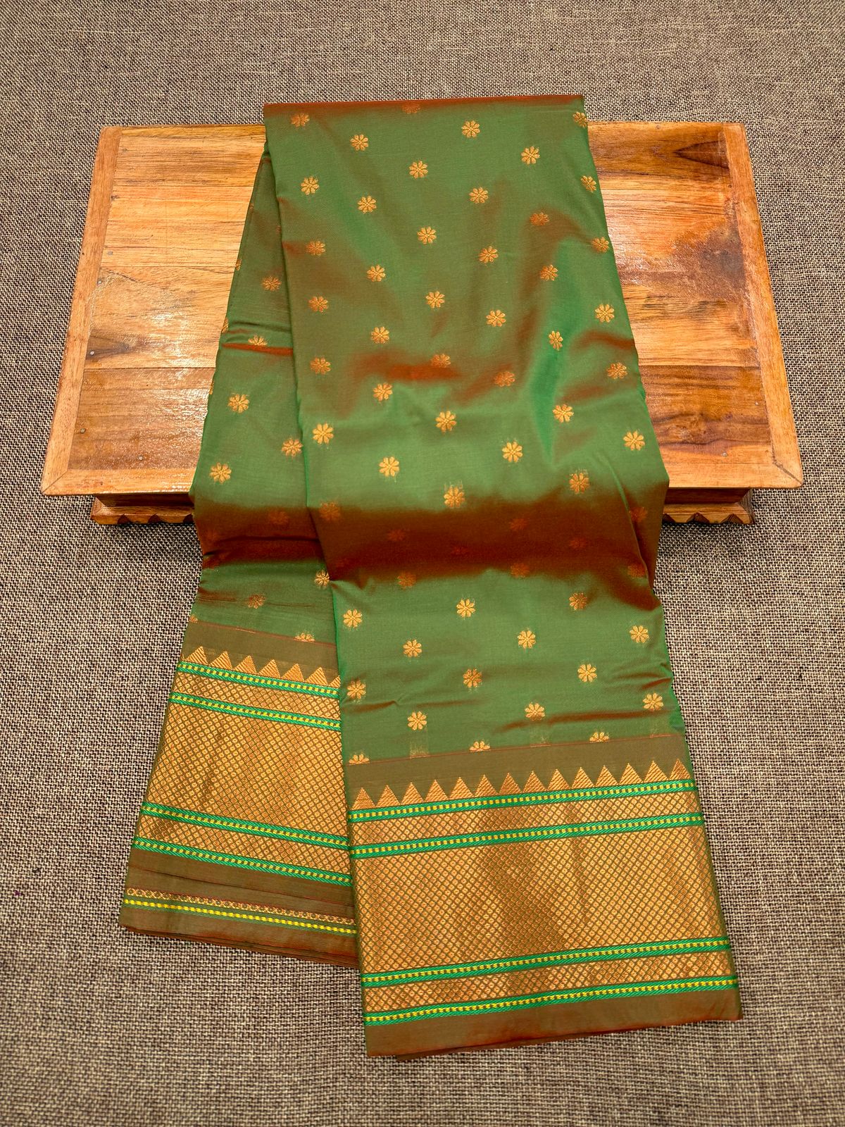 Experience luxury and tradition redefined with the Prominent Kalanjali Paithani Saree with Running Blouse Piece – a perfect addition to your collection in your Wardrobe.